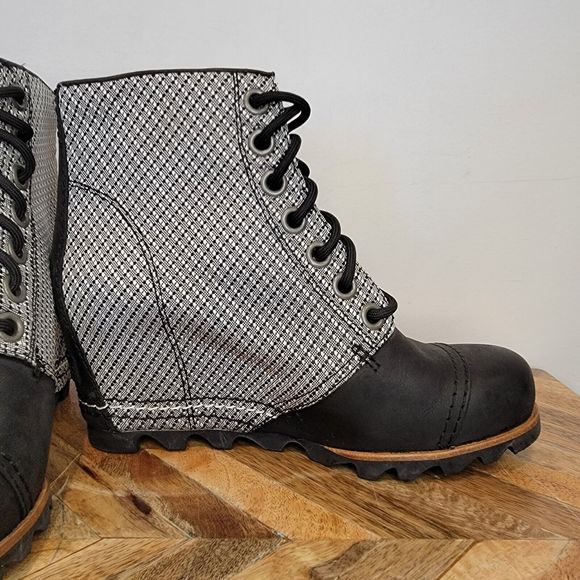 EUC Sorel PDX Lexie Wedge Bootie Women’s Size 8 (LL5289) Waterproof Black White - Picture 3 of 10